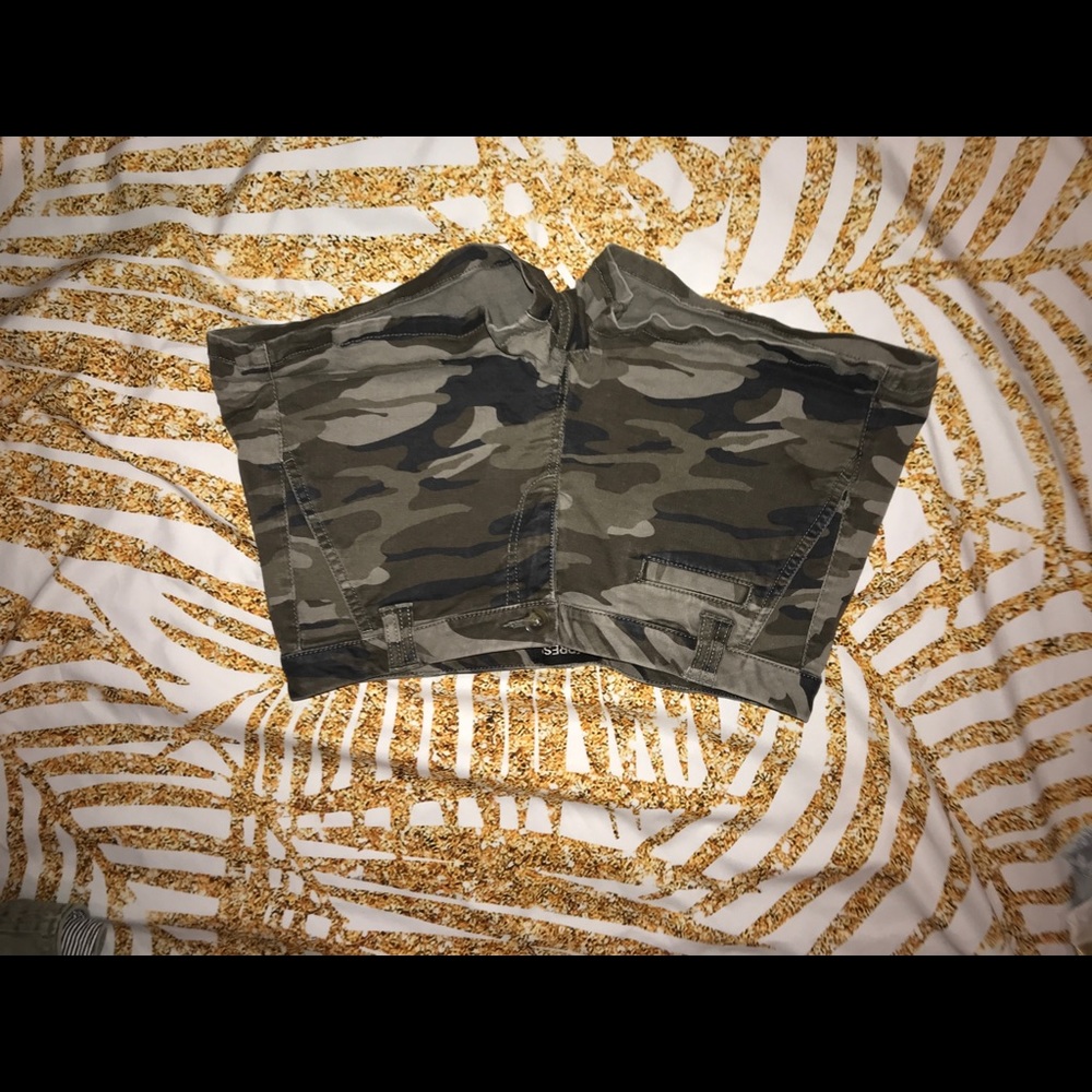 Express Camo shorts